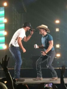 Dustin Lynch meet and greet tickets & VIP packages